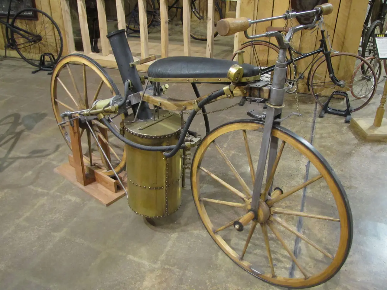1867 ilk buharl motosiklet
