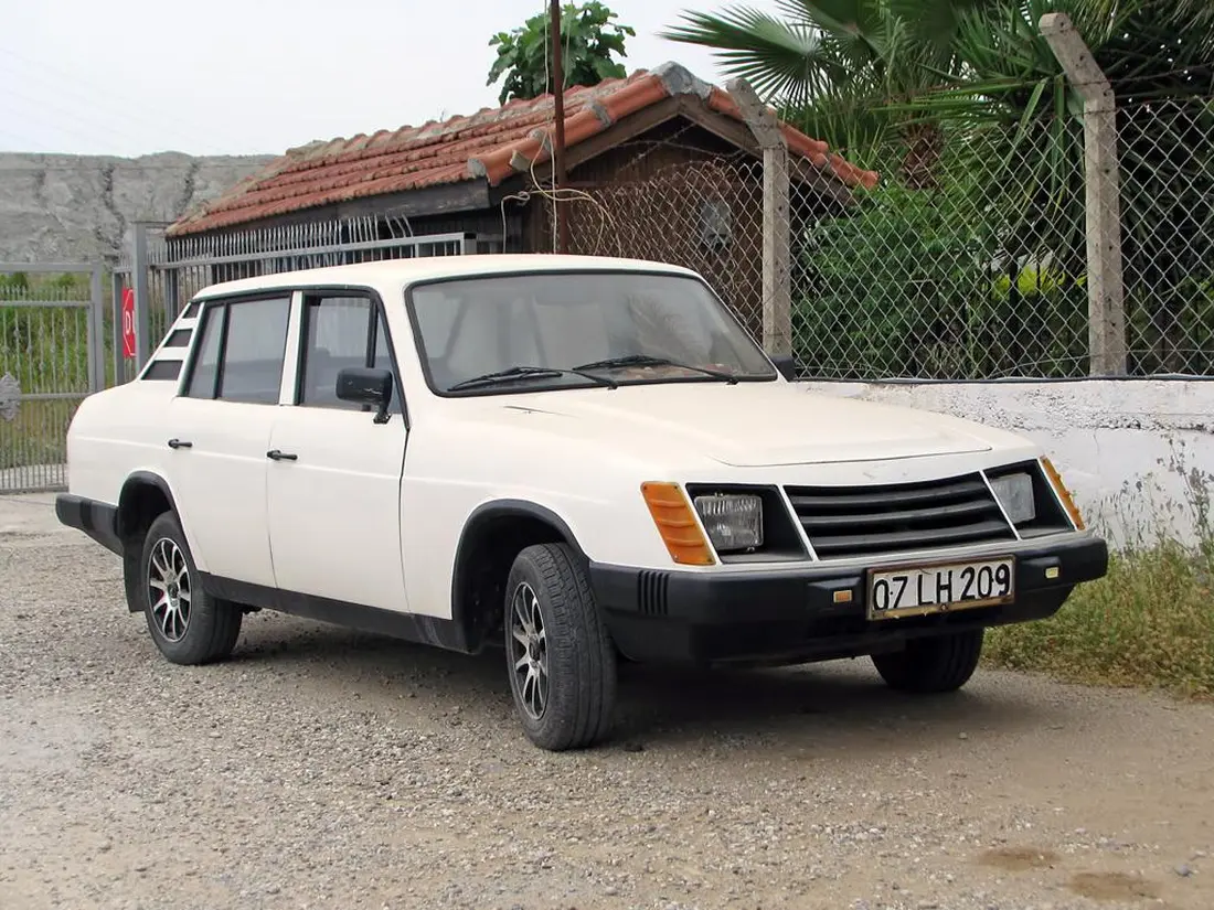 Anadol A8 / 16 ve Saloon 16 (1981-1984): Yeniliki Tasarm, Snrl retim
