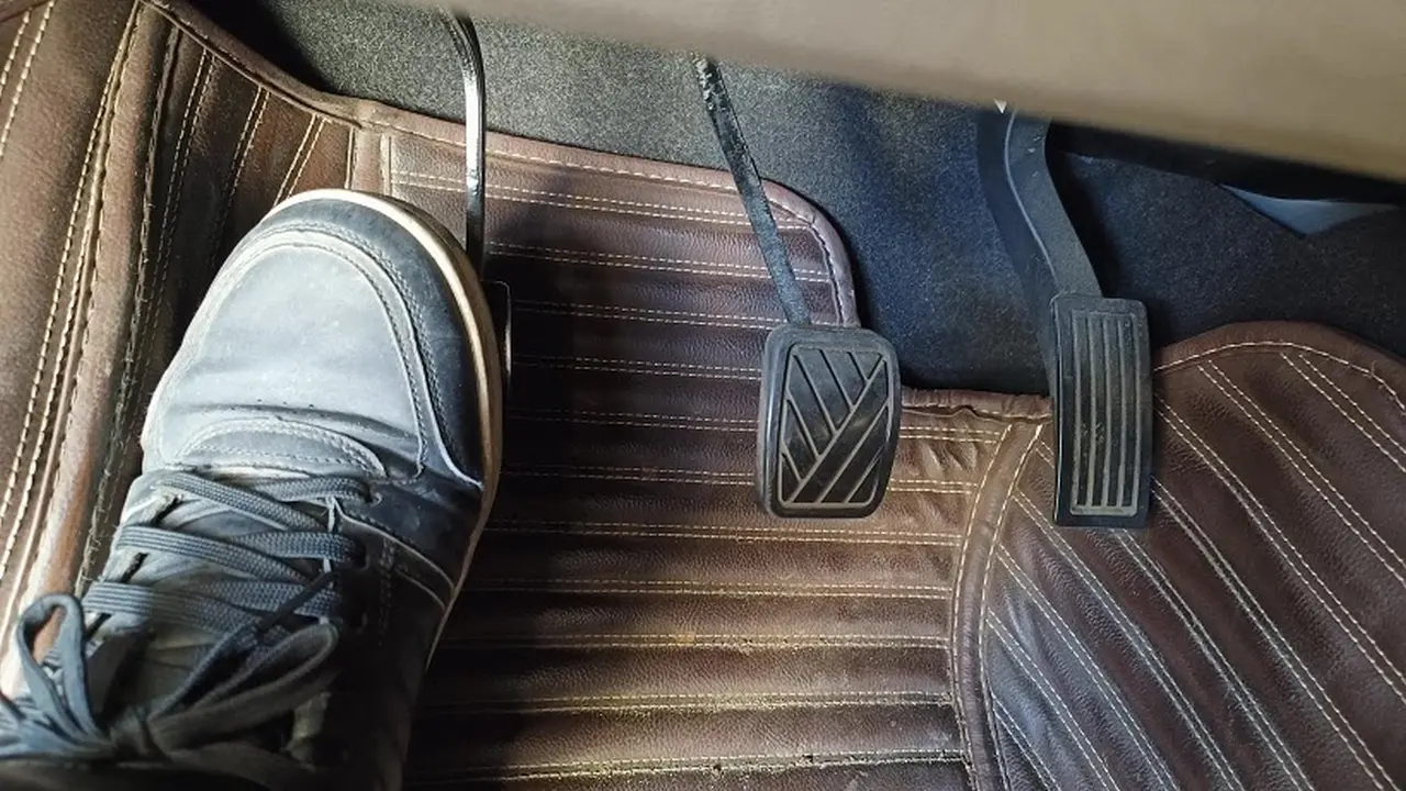 Debriyaj Pedal (Otomatik Vites ncesi)