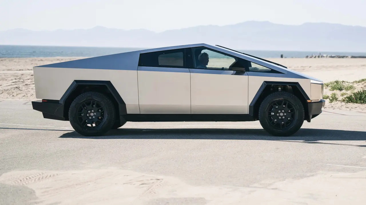 Tesla Cybertruck (2024-)
