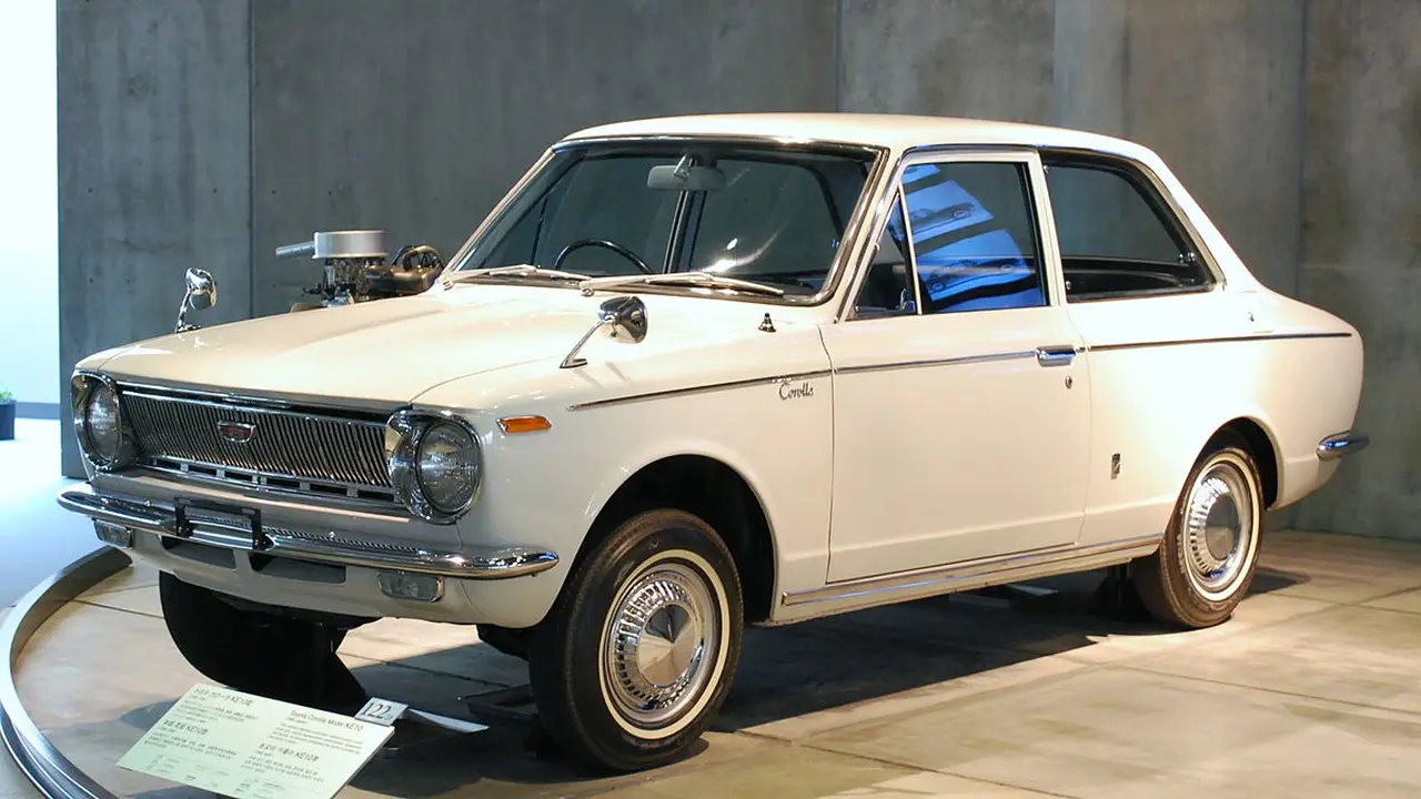 Toyota Corolla (1966): Kresel Baary Balatan Model