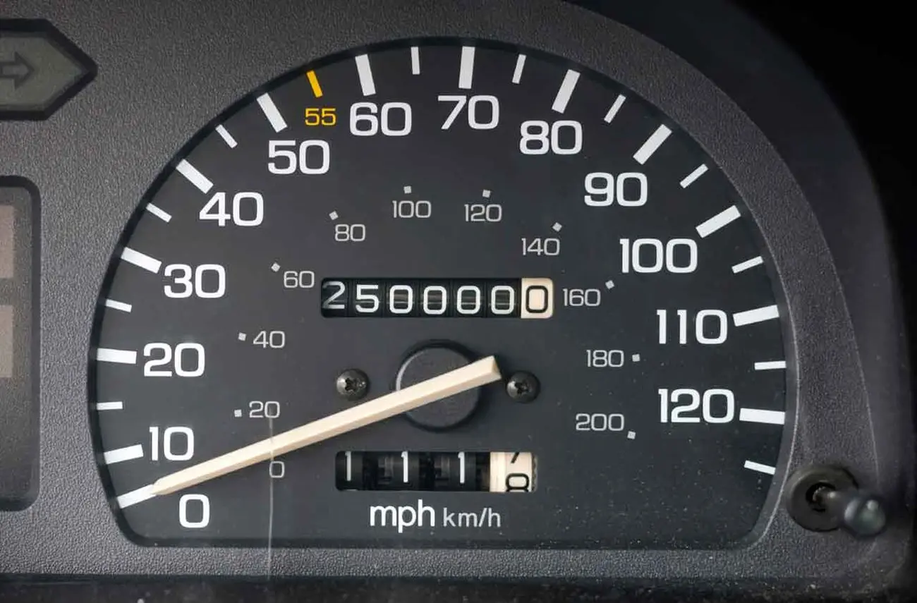 200.000 KM ve �st� Ara� Al�n�r m�? Ger�ekler, Riskler ve Do�ru Yakla��m