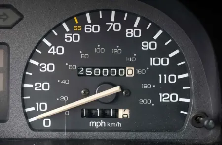 200.000 KM ve �st� Ara� Al�n�r m�? Ger�ekler, Riskler ve Do�ru Yakla��m