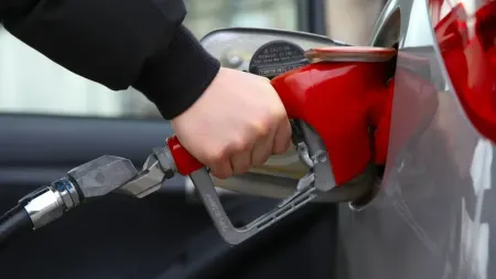 Benzin Deposunu Aşırı Doldurmanın Zararları