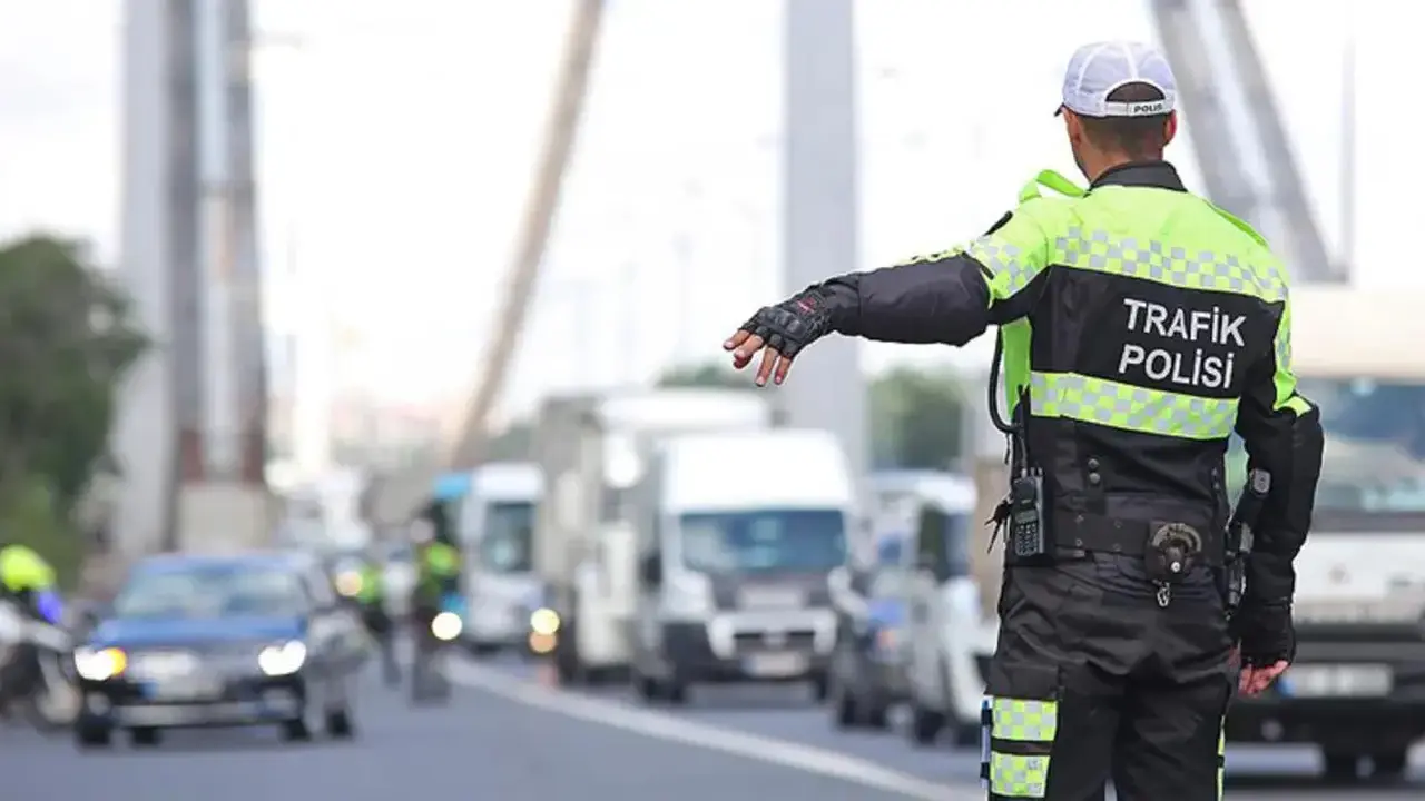 Dnyann En Yksek Trafik Cezalar: Direksiyon Banda Yaplan En Lks Hatalar