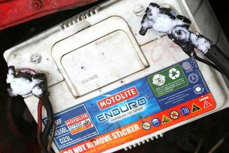 Ak� Nedir? Ak� Bak�m� Nas�l Yap�l�r?