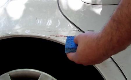 Arabaya S��rayan Boya Lekesi Nas�l ��kar�l�r?