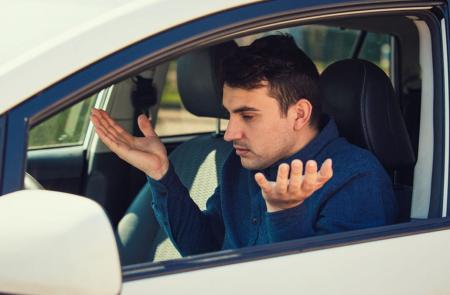 Araba Neden H�zlanmaz? Arac�n H�zlanmamas�n�n 8 Nedeni