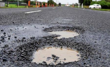 Asfalttaki �ukurlar�n Arabalara Zararlar�