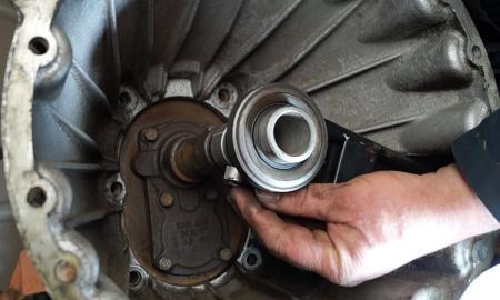 Debriyaj Bilyas� Ar�za Belirtileri Nelerdir?