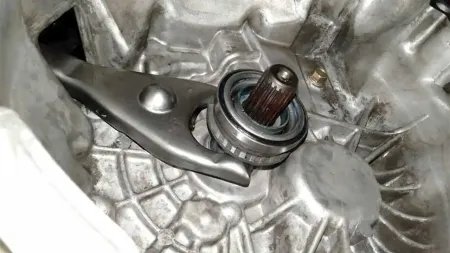 Debriyaj �atal� Nedir? Ar�za Belirtileri Nelerdir?