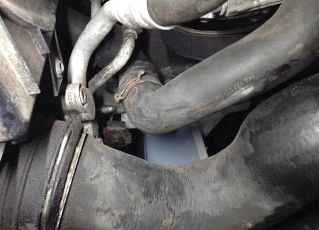 Radyat�r Hortumu Neden �i�er? Ar�zal� Radyat�r Hortumunun 6 Belirtisi